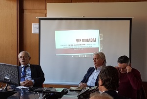 Predsedavajući na Okruglom stolu